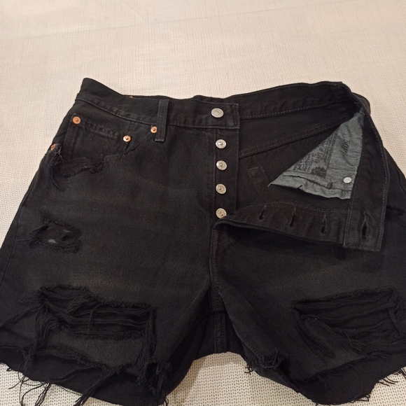 Levis 501 Jean Shorts Womens Size 28 Black Stowaway Distressed Cutoffs - Picture 9 of 16